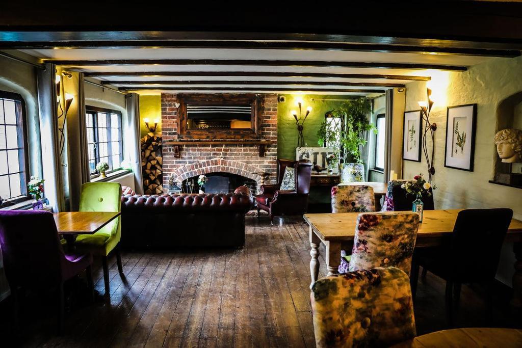 Hotel The Roundabout Pulborough